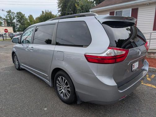 2018 Toyota Sienna XLE