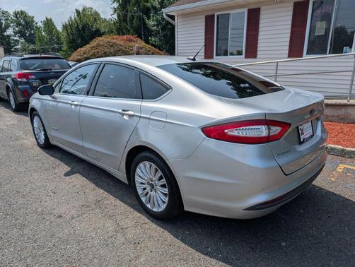 2014 Ford Fusion Hybrid SE