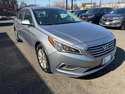 2016 Hyundai SONATA SE