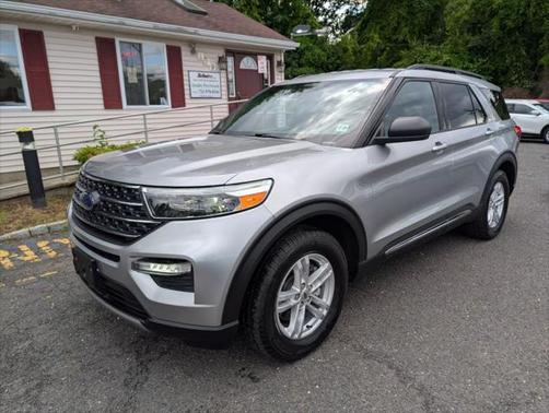 2020 Ford Explorer XLT Sport Utility 4D