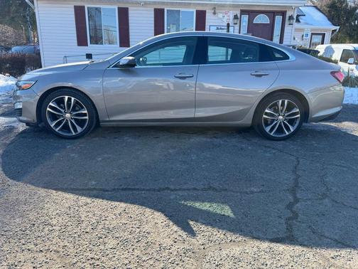 2022 Chevrolet Malibu FWD LT