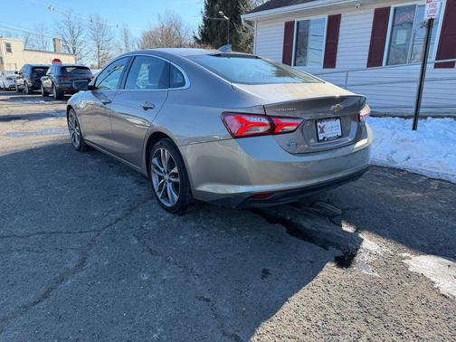 2022 Chevrolet Malibu FWD LT