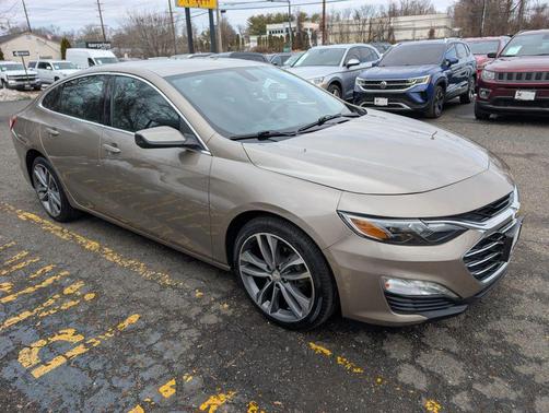 2022 Chevrolet Malibu FWD LT