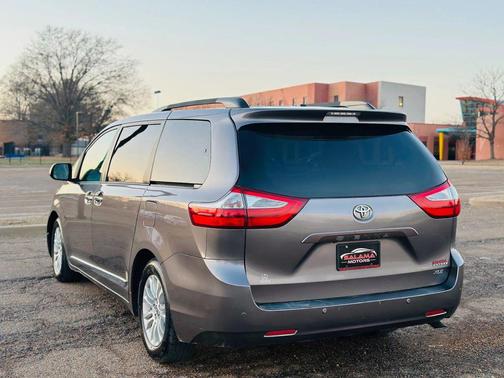 2015 Toyota Sienna XLE