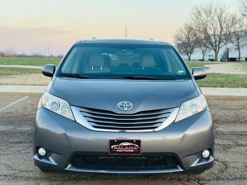 2015 Toyota Sienna XLE