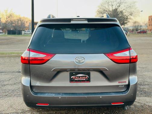 2015 Toyota Sienna XLE