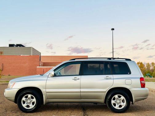 2003 Toyota Highlander Base