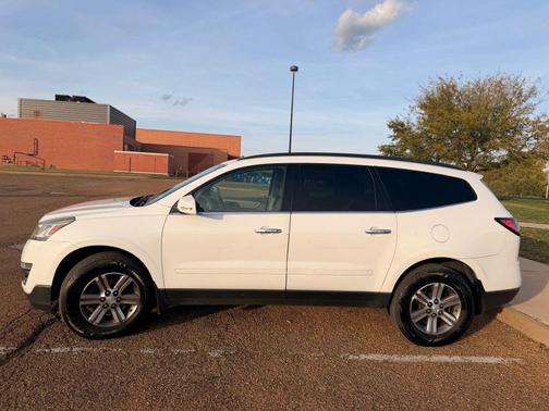2017 Chevrolet Traverse 2LT