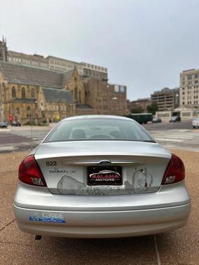 2000 Ford Taurus SE