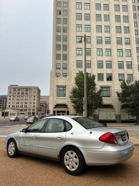 2000 Ford Taurus SE