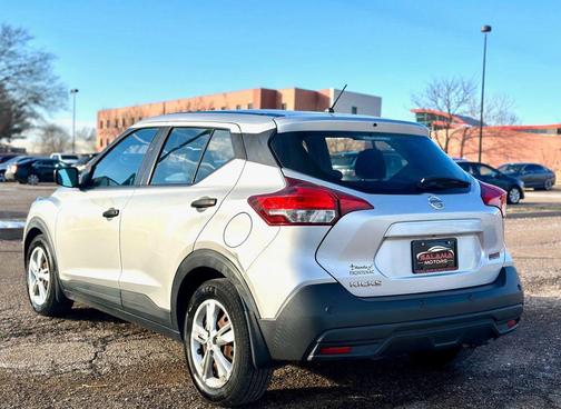 2020 Nissan Kicks S