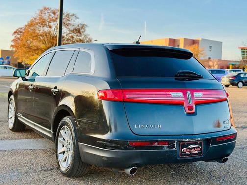 2013 Lincoln MKT Livery