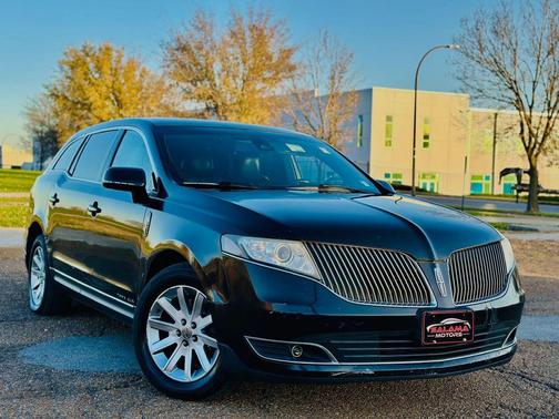 2013 Lincoln MKT Livery
