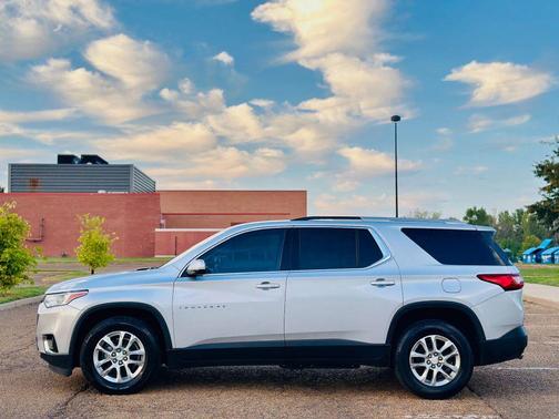 2018 Chevrolet Traverse LT Cloth