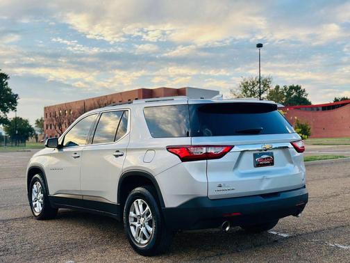 2018 Chevrolet Traverse LT Cloth