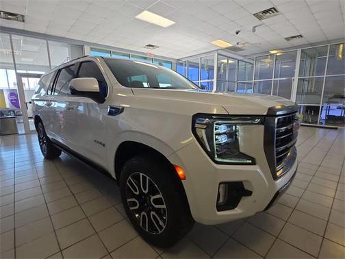 2023 GMC Yukon XL 4WD AT4