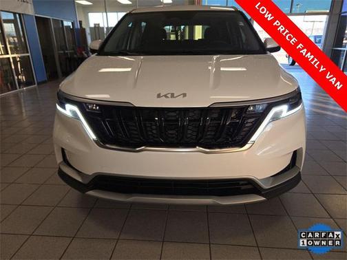 2024 Kia Carnival LX