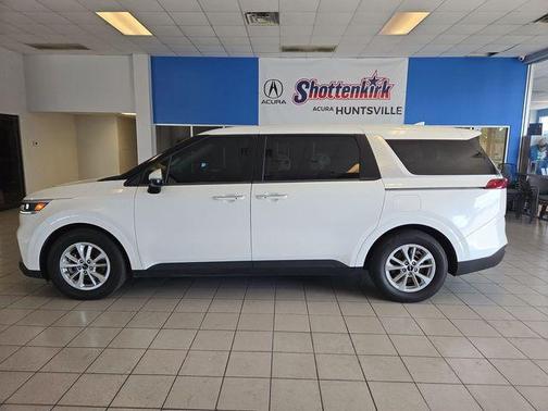 Snow White Pearl 2024 Kia Carnival LX