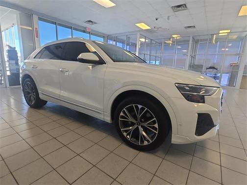2024 Audi Q8 55 Premium Plus