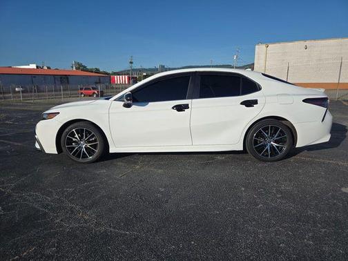 Ice Cap 2024 Toyota Camry SE