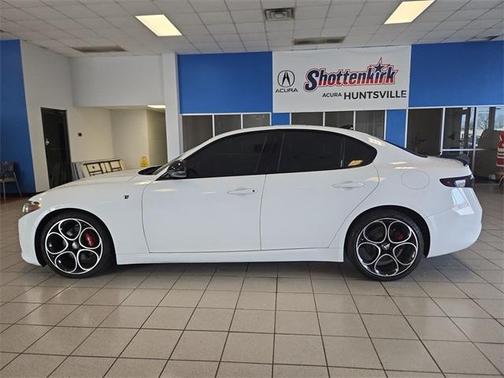 2022 Alfa Romeo Giulia Ti