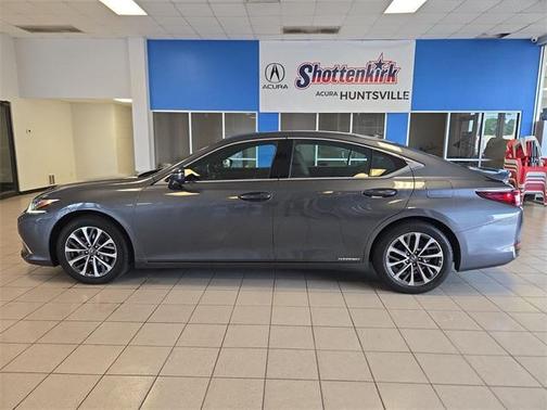 2022 Lexus ES 300h Base