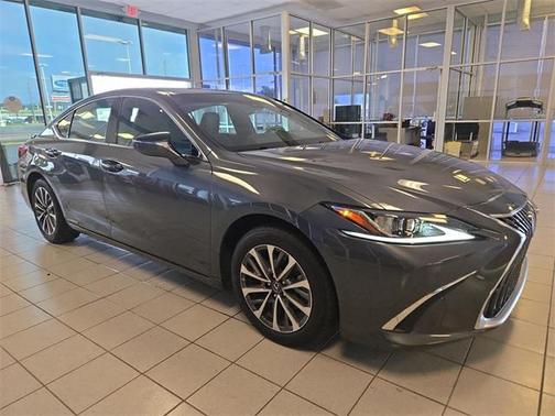 2022 Lexus ES 300h Base