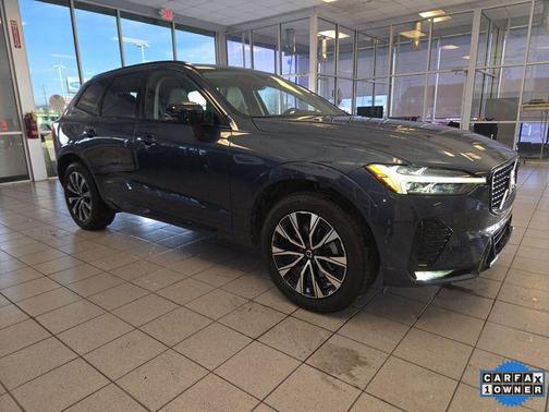 2023 Volvo XC60 B5 Plus Dark Theme