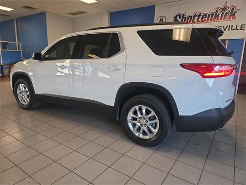 2021 Chevrolet Traverse LT Cloth