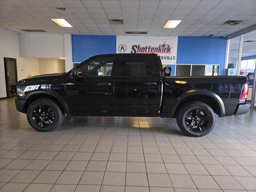 Diamond Black Crystal Pearlcoat 2024 RAM 1500 Classic Warlock Crew Cab 4x4 5'7' Box