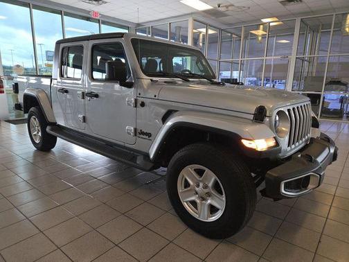 Silver Zynith Clearcoat 2022 Jeep Gladiator Sport S