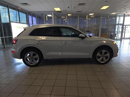 2023 Audi Q5 45 S line Premium Plus