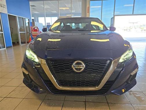 2022 Nissan Altima SR FWD