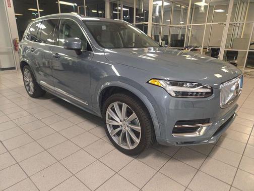 2023 Volvo XC90 B6 Plus 6-Seater