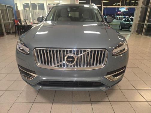 2023 Volvo XC90 B6 Plus 6-Seater