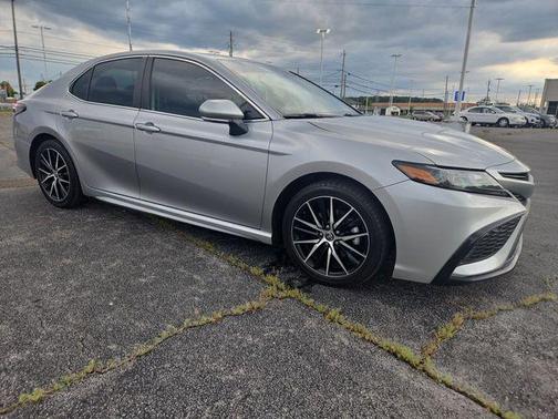 Celestial Silver Metallic 2023 Toyota Camry SE