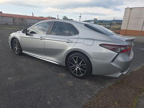 Celestial Silver Metallic 2023 Toyota Camry SE