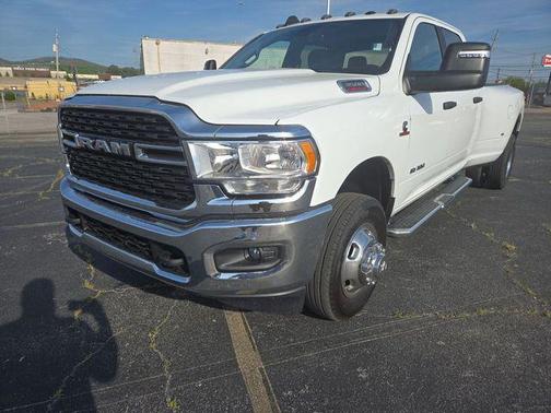2024 RAM 3500 Big Horn Crew Cab 4x4 8' Box