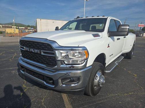 2024 RAM 3500 Big Horn Crew Cab 4x4 8' Box