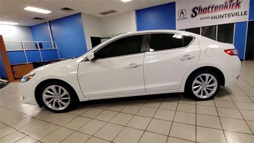 Photo 5 of 9 of 2017 Acura ILX Base