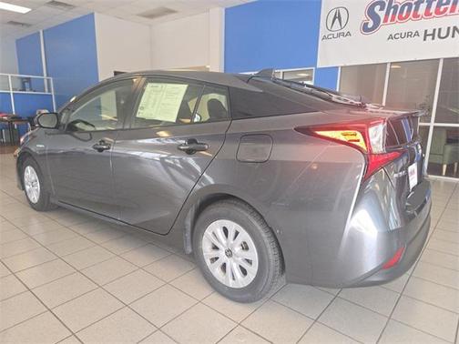 2022 Toyota Prius LE