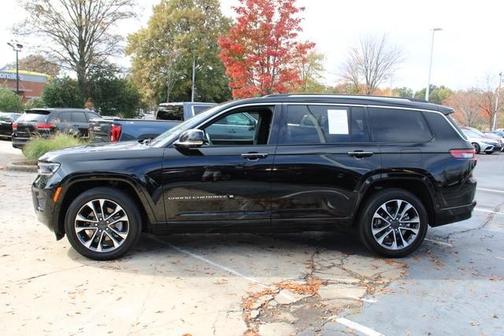 Photo 4 of 35 of 2021 Jeep Grand Cherokee L Overland