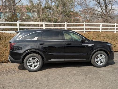 2025 Kia Sorento LX