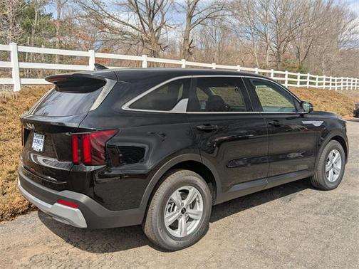 2025 Kia Sorento LX