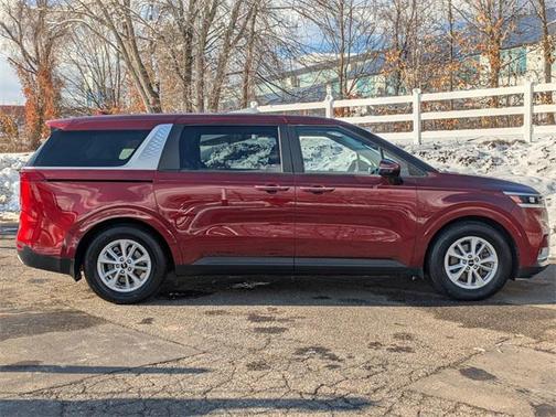 2022 Kia Carnival LXS