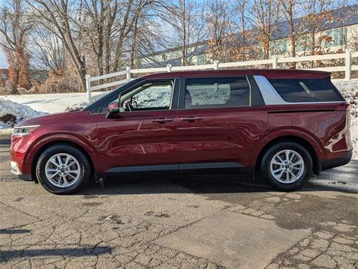 2022 Kia Carnival LXS