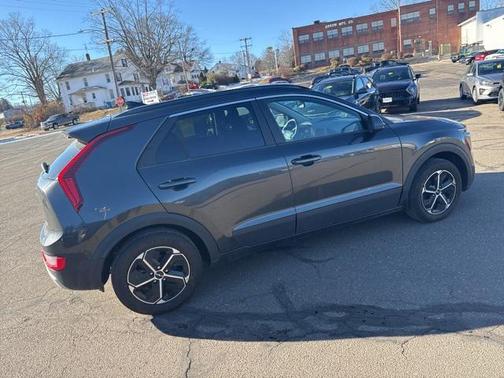 2024 Kia Niro LX