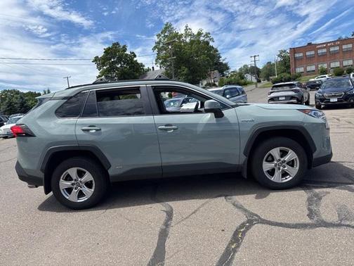 2021 Toyota RAV4 Hybrid XLE