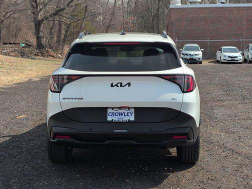 Snow White Pearl 2026 Kia Sportage Plug-In Hybrid X-Line