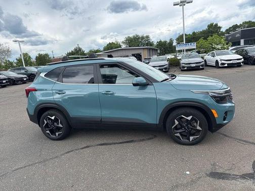 Pluton Blue 2024 Kia Seltos EX